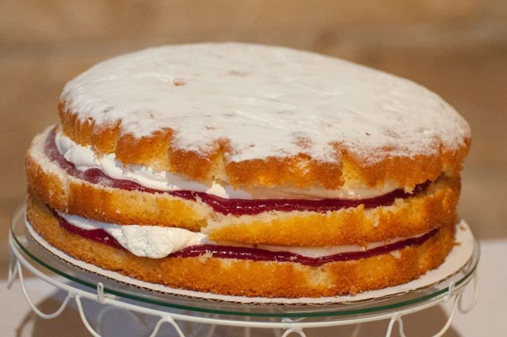 Elegant wedding cake 10