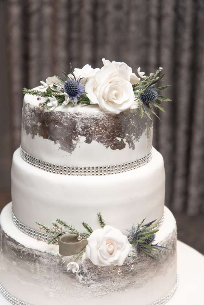 Elegant wedding cake 11