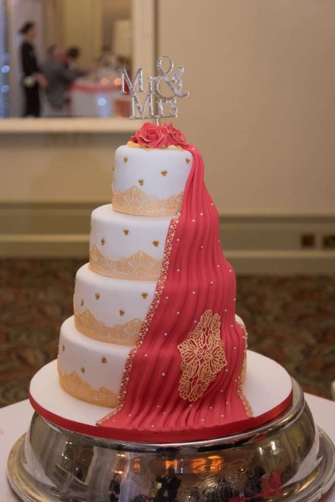 Elegant wedding cake 6